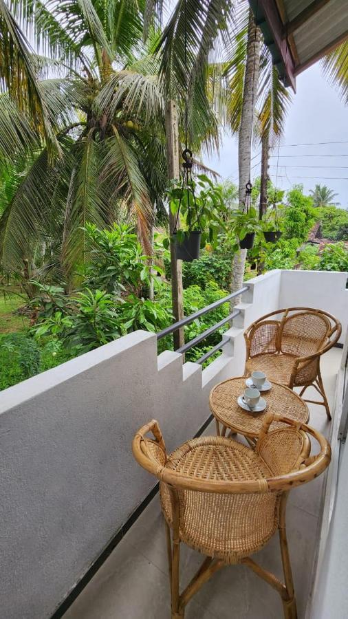 E Seven House Bed & Breakfast Dikwella Bagian luar foto