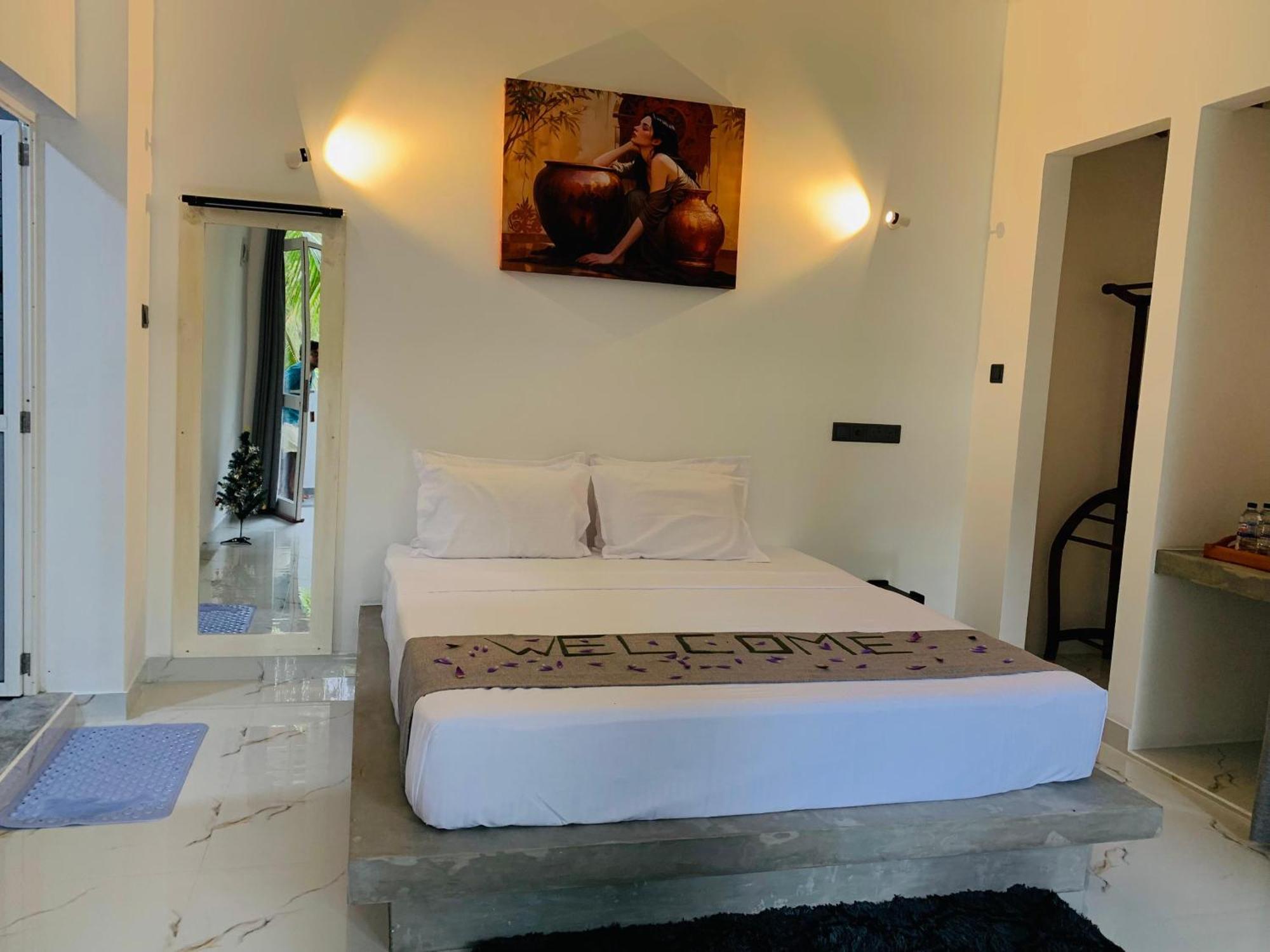 E Seven House Bed & Breakfast Dikwella Bagian luar foto